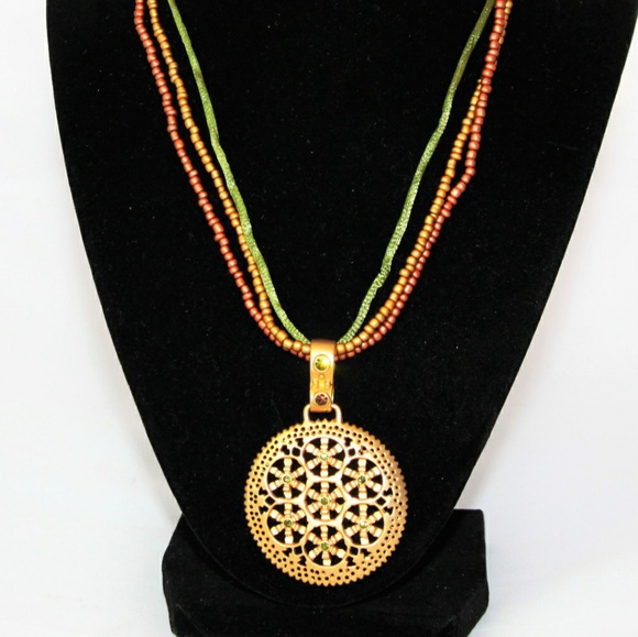 🦋3/$20🦋 Retired Premier Necklace - Picture 3 of 8